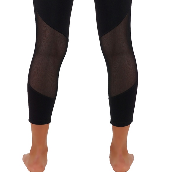 Yoga leggings capri length with mesh - Picture 3 of 6